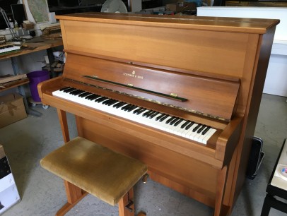Steinway & Sons V 125 von 1980 in Nussbaum satiniert