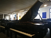 Kawai KF-1 von 1995 in Schwarz poliert