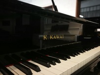 Kawai KF-1 von 1995 in Schwarz poliert