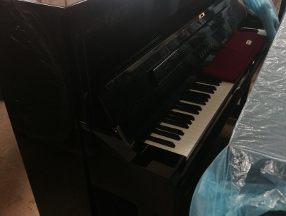 Yamaha U1 TA SH – TransAcoustic von 2017 in Schwarz poliert