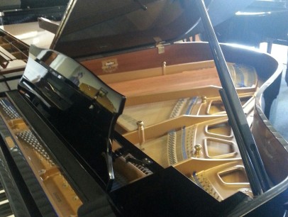 Kawai KG 2 E von 1992 in Schwarz poliert