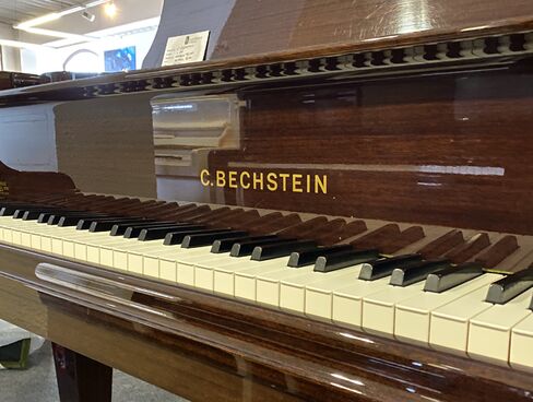 Bechstein L 167 von 1977 in Mahagoni poliert
