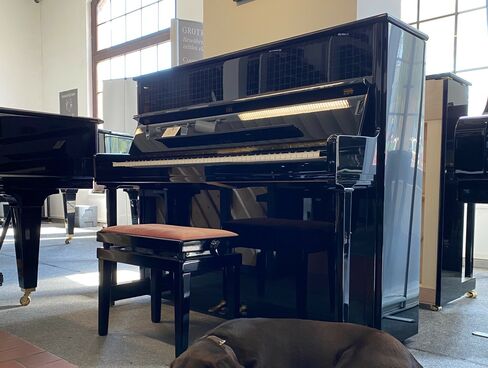 Bechstein E 124 von 1998 in Schwarz poliert
