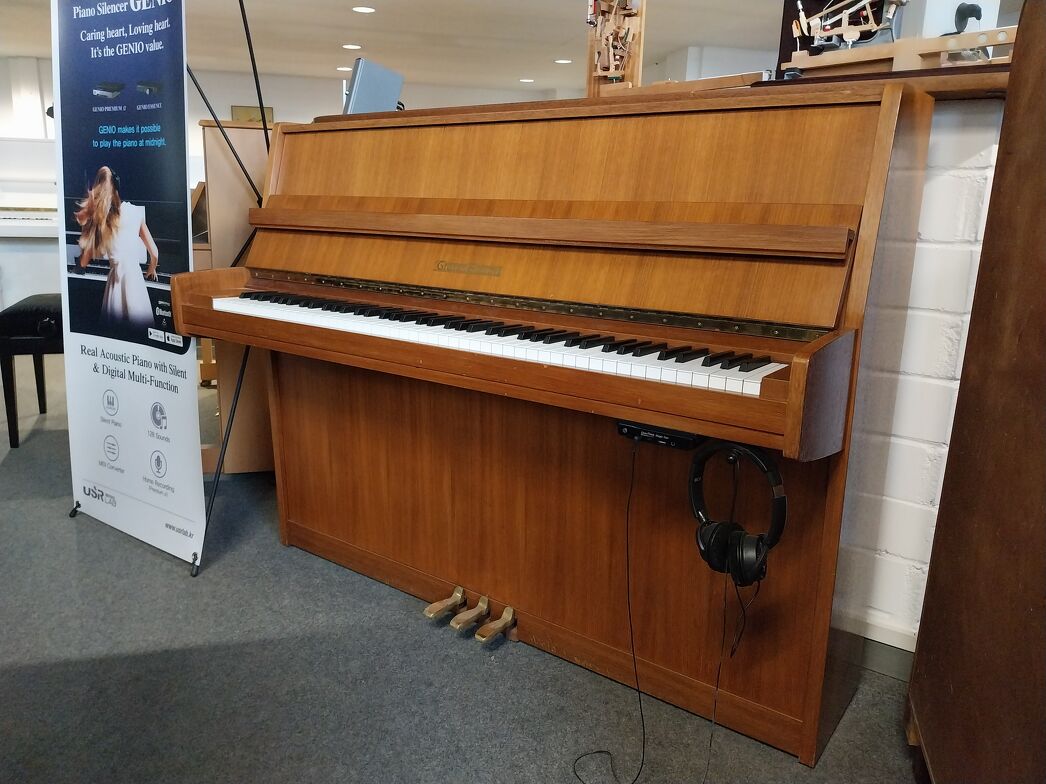 Grotrian-Steinweg 110 Modern von 1974 in Nussbaum satiniert