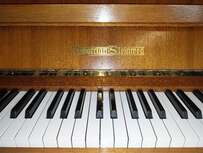 Grotrian-Steinweg 110 Modern von 1974 in Nussbaum satiniert