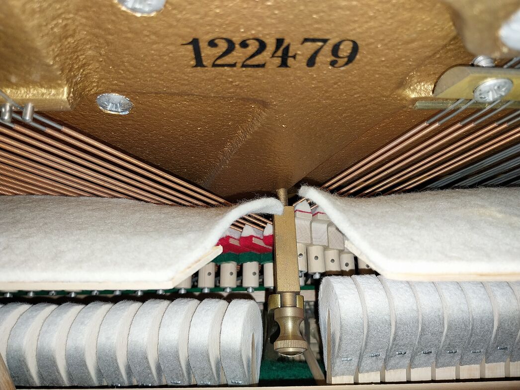 Grotrian-Steinweg 110M AD von 1978 in Nussbaum satiniert
