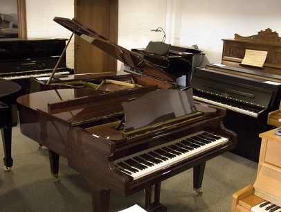 Bechstein L von 1977 in Mahagoni poliert