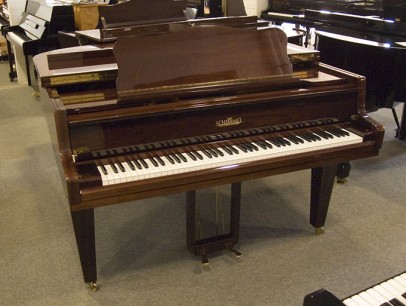 Schimmel 150 von 1977 in Mahagoni poliert